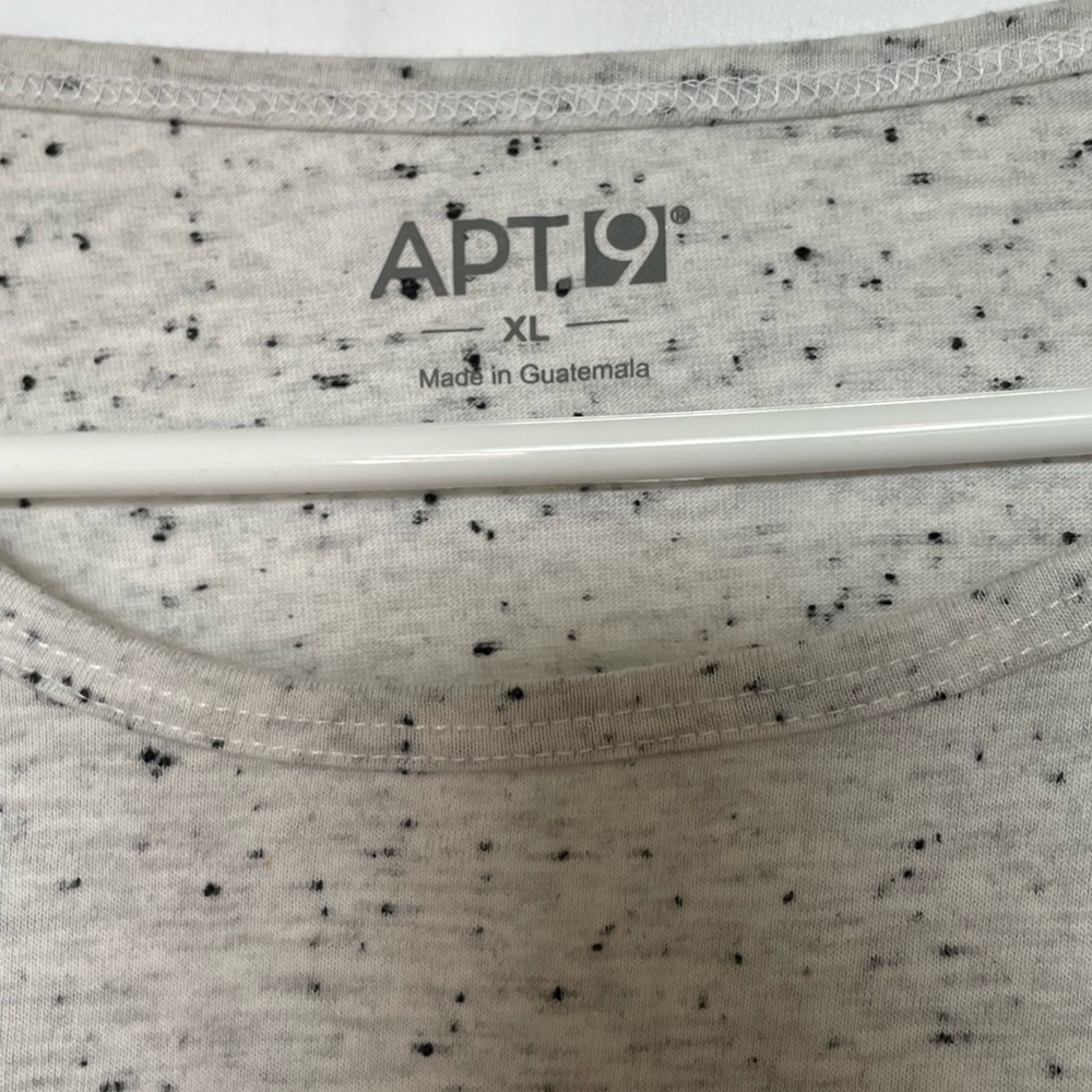 Apt 9/ believe white black speckled high low top with 3/4 sleeves​​​​​​​​​​​ - Picture 2 of 6